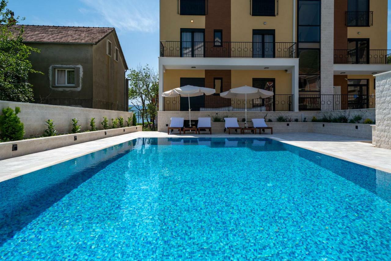 Sealine Apartments A1 Tivat Buitenkant foto